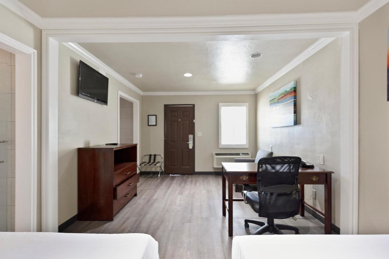 Le Blanc Inn & Suites El Monte Exterior photo