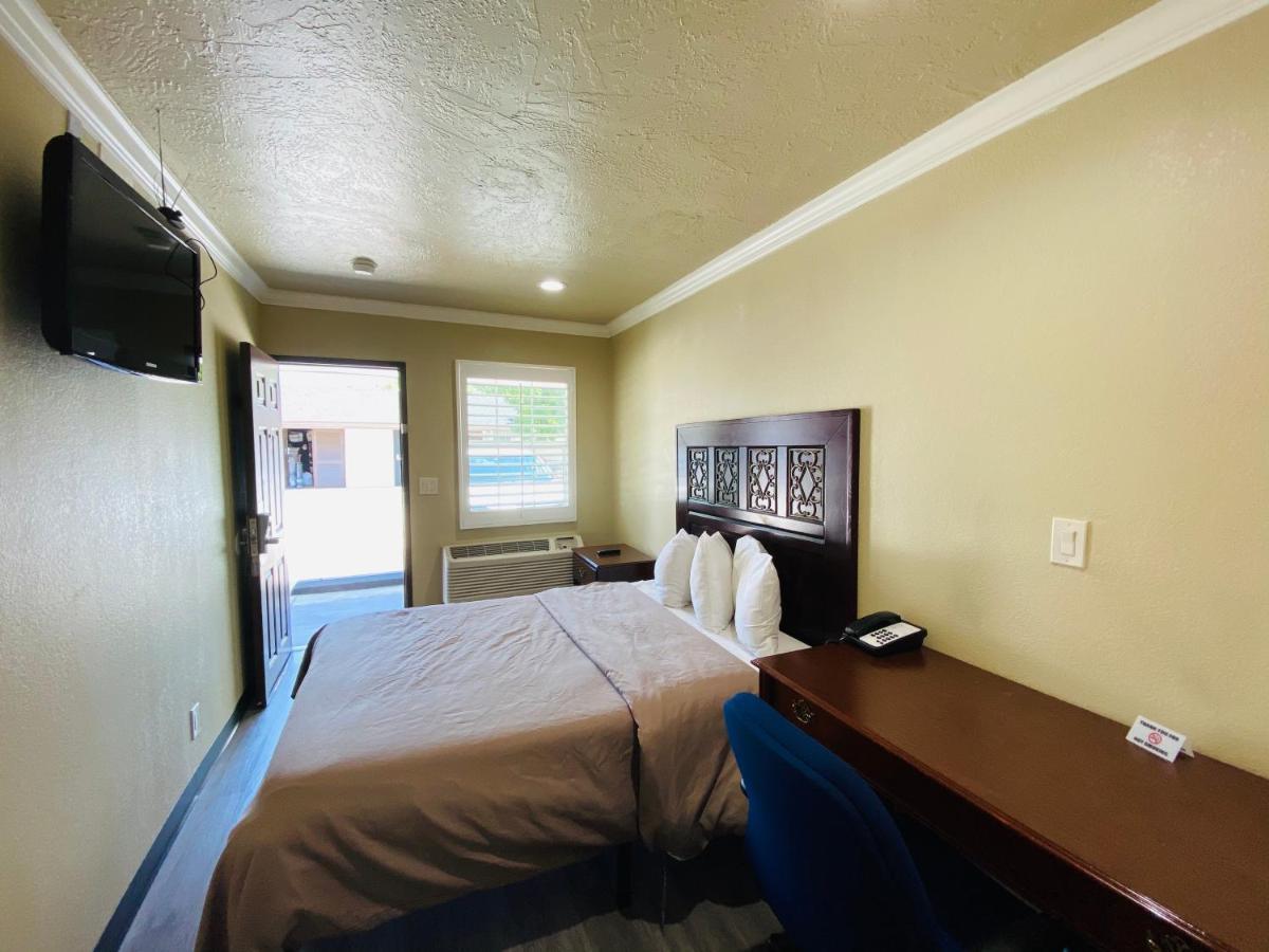 Le Blanc Inn & Suites El Monte Exterior photo